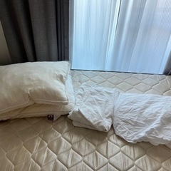 寝具(布団1枚、毛布1枚、枕2枚、枕カバー2枚、布団カバー1枚、...