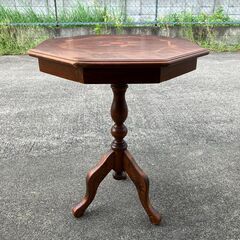 木製オクタゴンテーブル