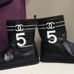 CHANELシャネル黒レザークロコダイル柄 スノーブーツ 内長毛 底長25cm 底横10cm 底高3cm 底上部分高19.5cm CHANELシャネル黒レザークロコダイル柄 スノーブーツ 内長毛 底長25cm