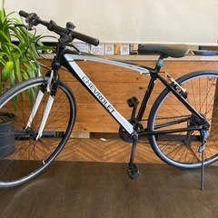 【SALE！通常価格より¥1000引き！CHEVROETシボレー前後タイヤ・チューブ新品！】アルミフレーム　6段変速　700×28c クロスバイク　ブラック　名古屋プレミアム商品券×金鯱マネー参加店舗