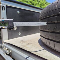 値引しました　夏タイヤ　三菱　デリカ　D5　純正　マットブラック　ガラス系　コーテング　国産タイヤ　4本セット　ブルーアース 値引しました 夏タイヤ 三菱 デリカ D5 純正 マットブラック ガラス系