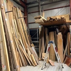 一旦受付見合わせ中。木材沢山あります！倉庫整理で無料です。DIY...