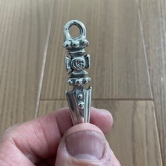 トラヴィスワーカーダガーペンダントトップ