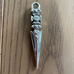 トラヴィスワーカーダガーペンダントトップ