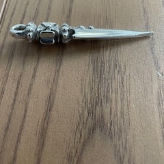 トラヴィスワーカーダガーペンダントトップ