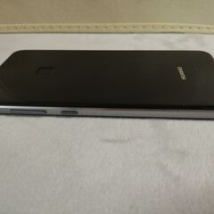 値下げしました　スマホ SIMフリー美品HUAWEI P10li...