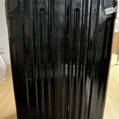 黒スーツケース 50cm x 73cm x 33cm