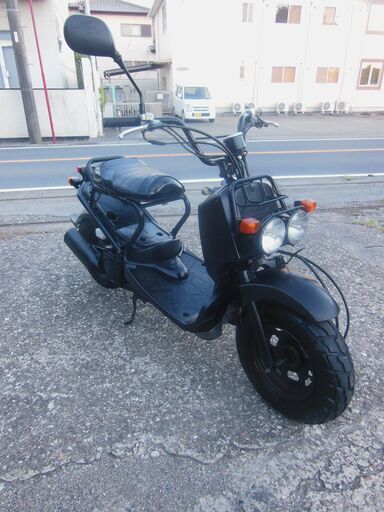 美車 HONDA 4ストズーマー（ZOOMER)マッドブラック（BK） セル始動  納車整備点検済み　登録後すぐ乗り出せます。直接引き渡し　配送手配も可 原付　AF58