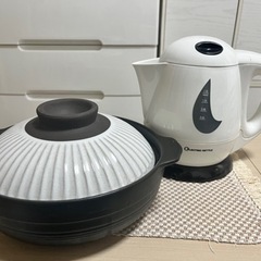 ニトリの土鍋(2〜3人用)、ノーブランドケトル