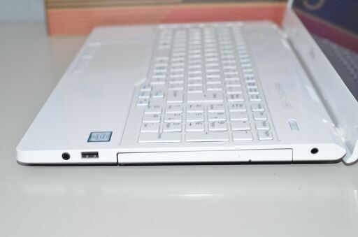 中古美品ノートパソコン Windows11+office 爆速SSD256GB 富士通 AH47/W core i7-6700HQ/メモリ8GB/15.6インチ/カメラ/無線/DVDマルチ搭載 中古美品ノートパソコン Windows11+office 爆速SSD256GB 富士通 AH47/W