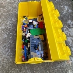 LEGO(箱と中身が少々)