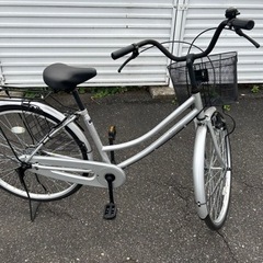 自転車　ママチャリ　空気入れ付き