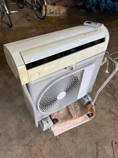 【日本製】 TOSHIBA ルームエアコン　8畳　室外機付 エアコン