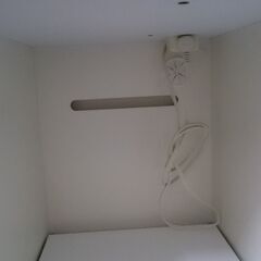 (100cm 幅）ニトリ　2面キッチンボード　アルミナ2　100KBSI　100ｃｍ幅　キッチン家具　上下分割可　　白/ベージュ　高く買取るゾウ八幡東店