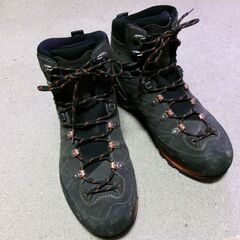 登山用品　ＳＣＡＲＰＡ（スカルパ）製登山靴　男性用　インソール付き