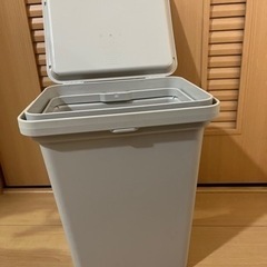 IKEA ふた付きゴミ箱, ライトグレー, 10 l HÅLLB...