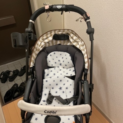 アカチャンホンポ限定デザイン combiベビーカー