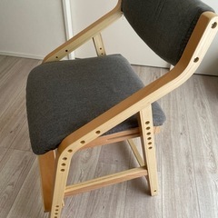 木製学習椅子　(二脚)