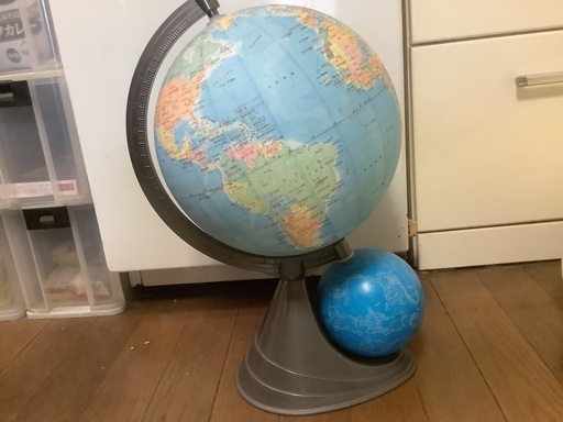 星座付き地球儀です。
