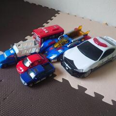 車の玩具