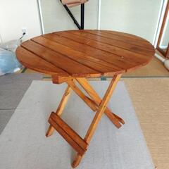 木製の折り畳みテーブル