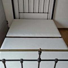 英国 アンティーク 鉄&真鍮のセミダブルベッド