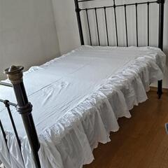 英国 アンティーク 鉄&真鍮のセミダブルベッド