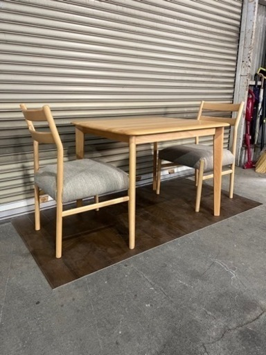 ニトリ テーブル 椅子2脚