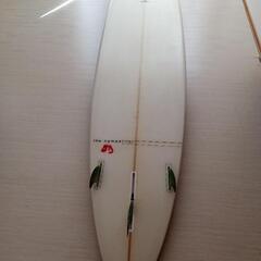 約9ftのロングサーフボードです（中古）