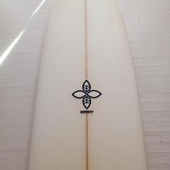 約9ftのロングサーフボードです（中古）