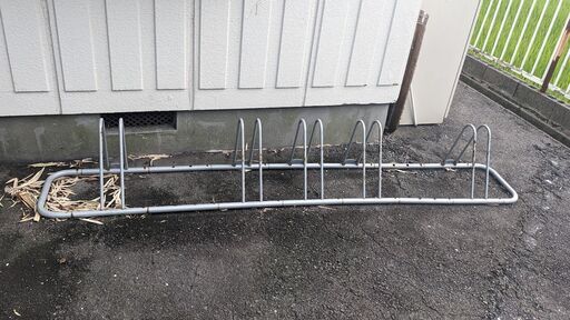 自転車が6台まで止める事が出来るスタンドにできます。　※値段は希望なので値引き希望の時は相談しましょう。 自転車が6台まで止める事が出来るスタンドにできます。 ※値段は希望