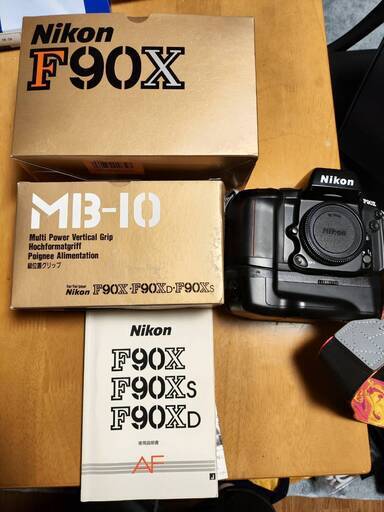★配送可能★　Nikon F90X　+　バッテリーパック MB-N10（縦位置クリップ）