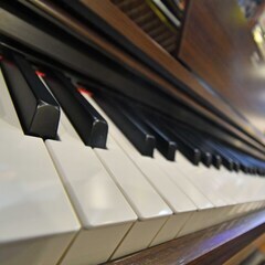 ○近郊配送可(^^♪○ヤマハ 電子ピアノ YDP-140 中古品○