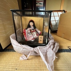 日本人形ガラスケース入り