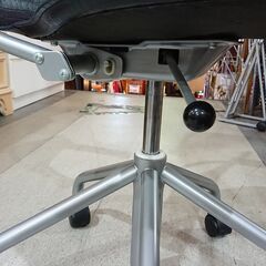 karimoku｜カリモク家具｜XT4340BJ｜クロコダイル柄｜合成皮革｜デスクチェア