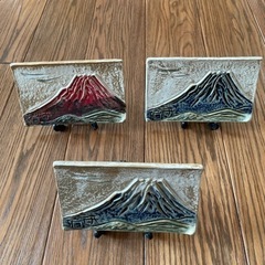 富士山柄の陶器製飾り絵3点セット