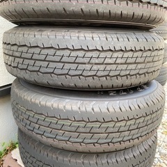 ハイエース　純正　タイヤ　ホイール　4本セット　ほぼ新車外し　