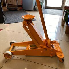 中古】【動作OK】【店頭引取限定】メーカー不明 ガレージジャッキ 1.5t