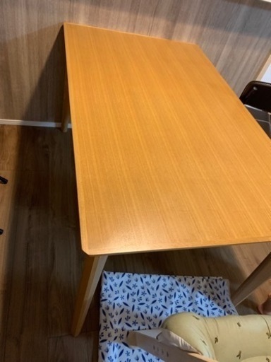 ダイニングテーブル　取り引き先決まりました。