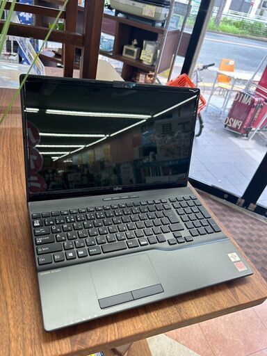 5/9 値下げFUJITSU 15.6型ノートパソコン富士通 FMVA42E1B1 2020年製高速データアクセス搭載9047