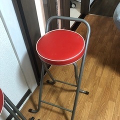 椅子2つ