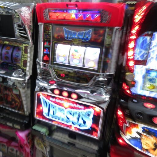 パチスロ実機 VERSUS バーサスSE コイン不用機 ドアキー付き スロット機|江別市のリサイクルショップドロップ