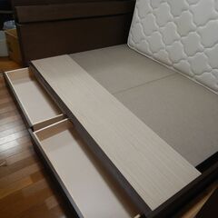 フランスベットワイドダブルサイズ　ベットフレーム収納付　約　幅１５９CM、長さ２１６CM