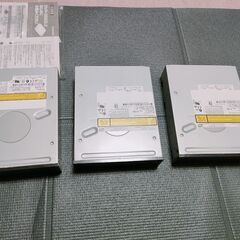 内蔵型DVD/RW2台、内蔵型DVDデュアルドライブ１台