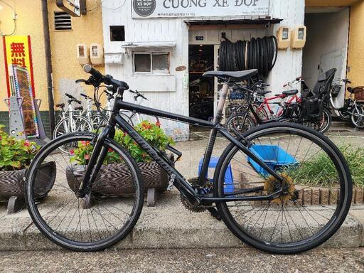 　CANNONDALE. クロスバイク　700x28c  3x8変速　　フレーム　アルミ　黒　配達可能