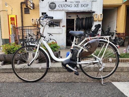 　ヤマハ　電動自転車　２６インチ　8.7ＡＨ　4点　白　充電器　付き