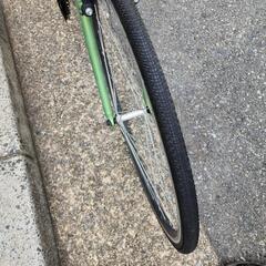 クロスバイク 700x28c 3x8変速 フレーム アルミ 美品 緑 配達可能