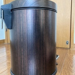ペール式ゴミ箱