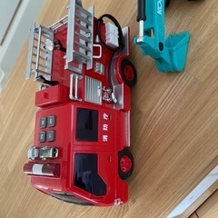 消防車とショベルカーおもちゃ