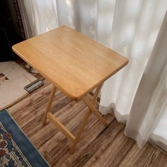 折り畳み式　木製テーブル　用途いろいろ😊　🌸お話中🌸